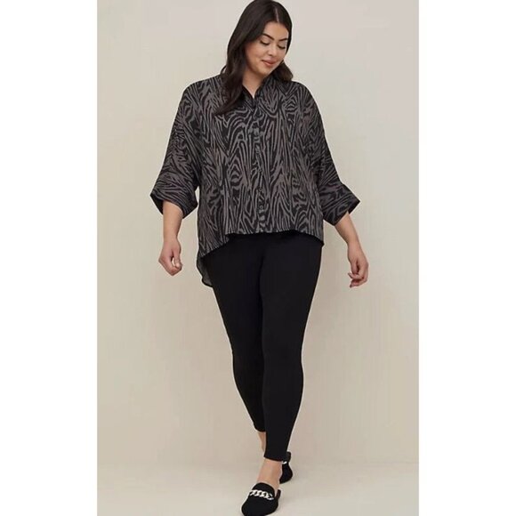 Torrid Womens Plus 2X Gray Black Zebra Print Button Up Blouse 3/4 Sleeve Shirt - Picture 2 of 12